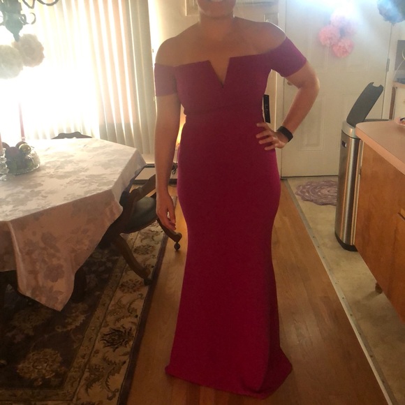 Lulus Magenta Off the Shoulder dress new with tags - Picture 2 of 3